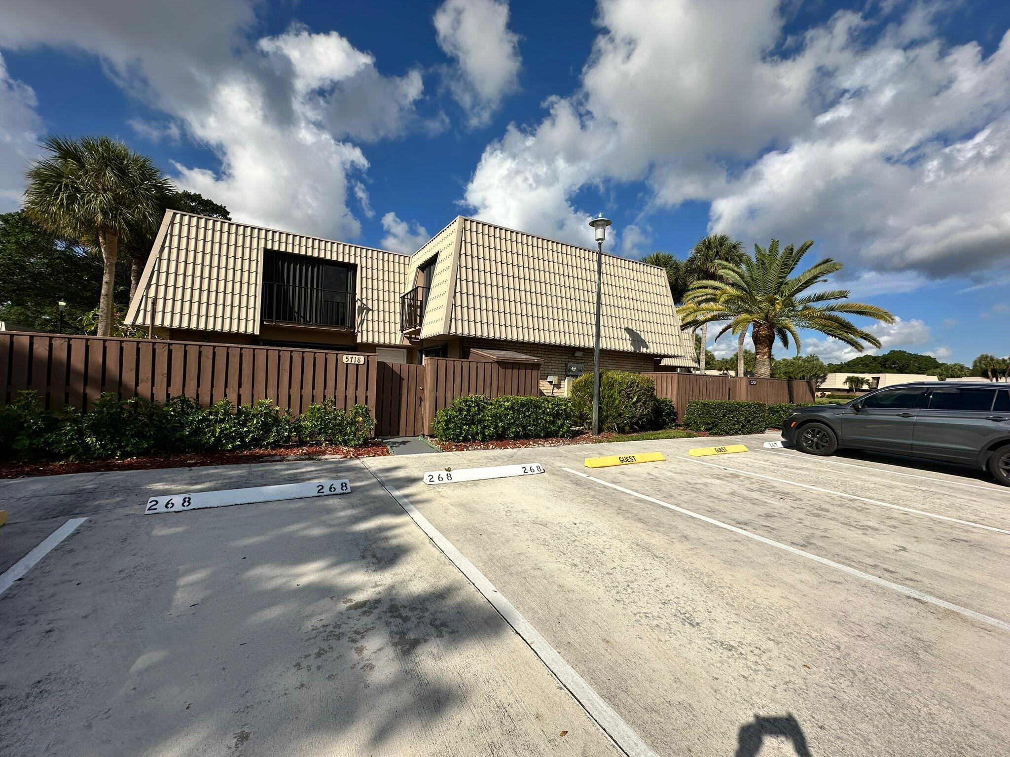 VILLAGE OF SANDALWOOD LAKES SOUTH - Residential
