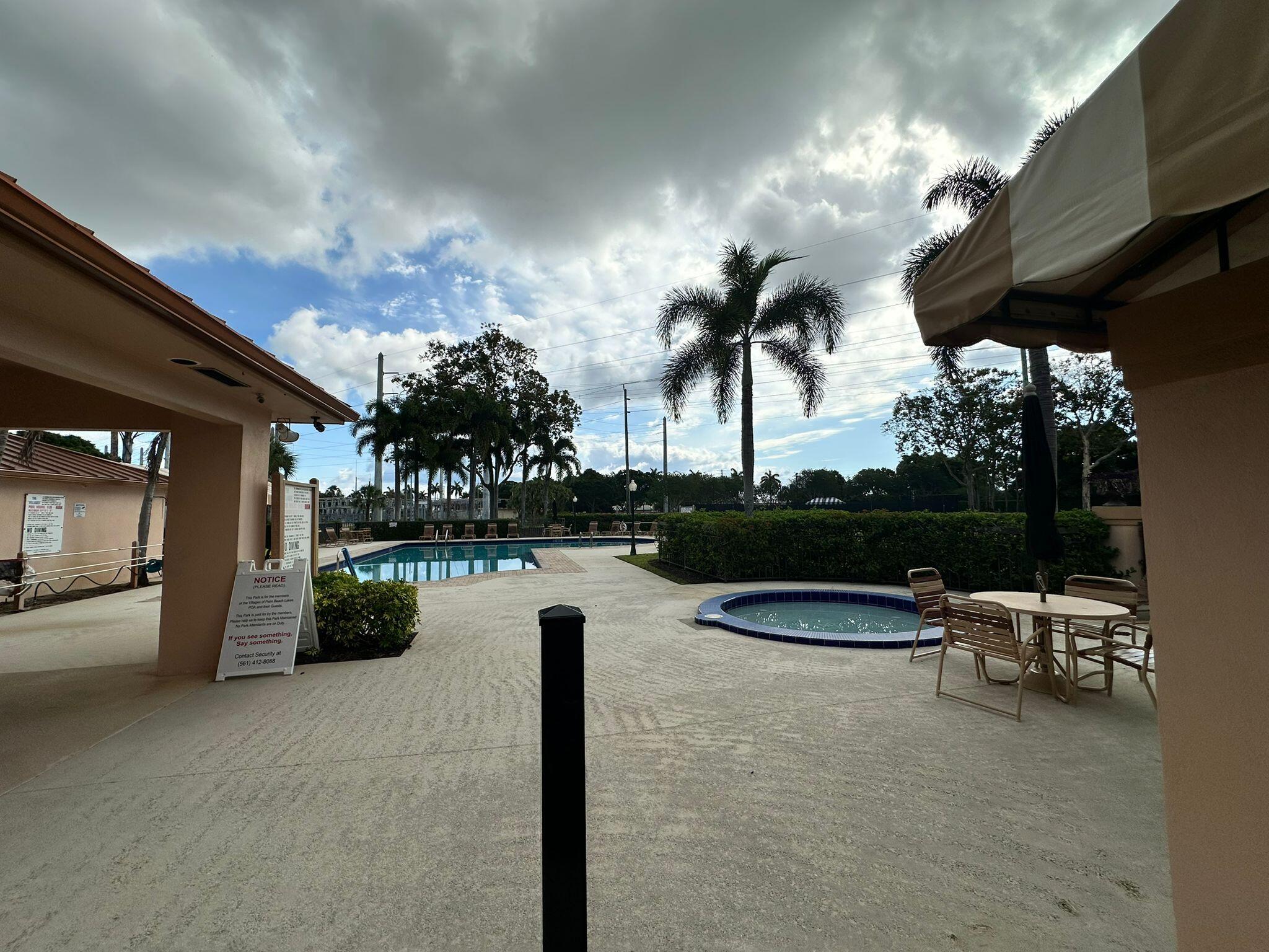 VILLAGE OF SANDALWOOD LAKES SOUTH - Residential