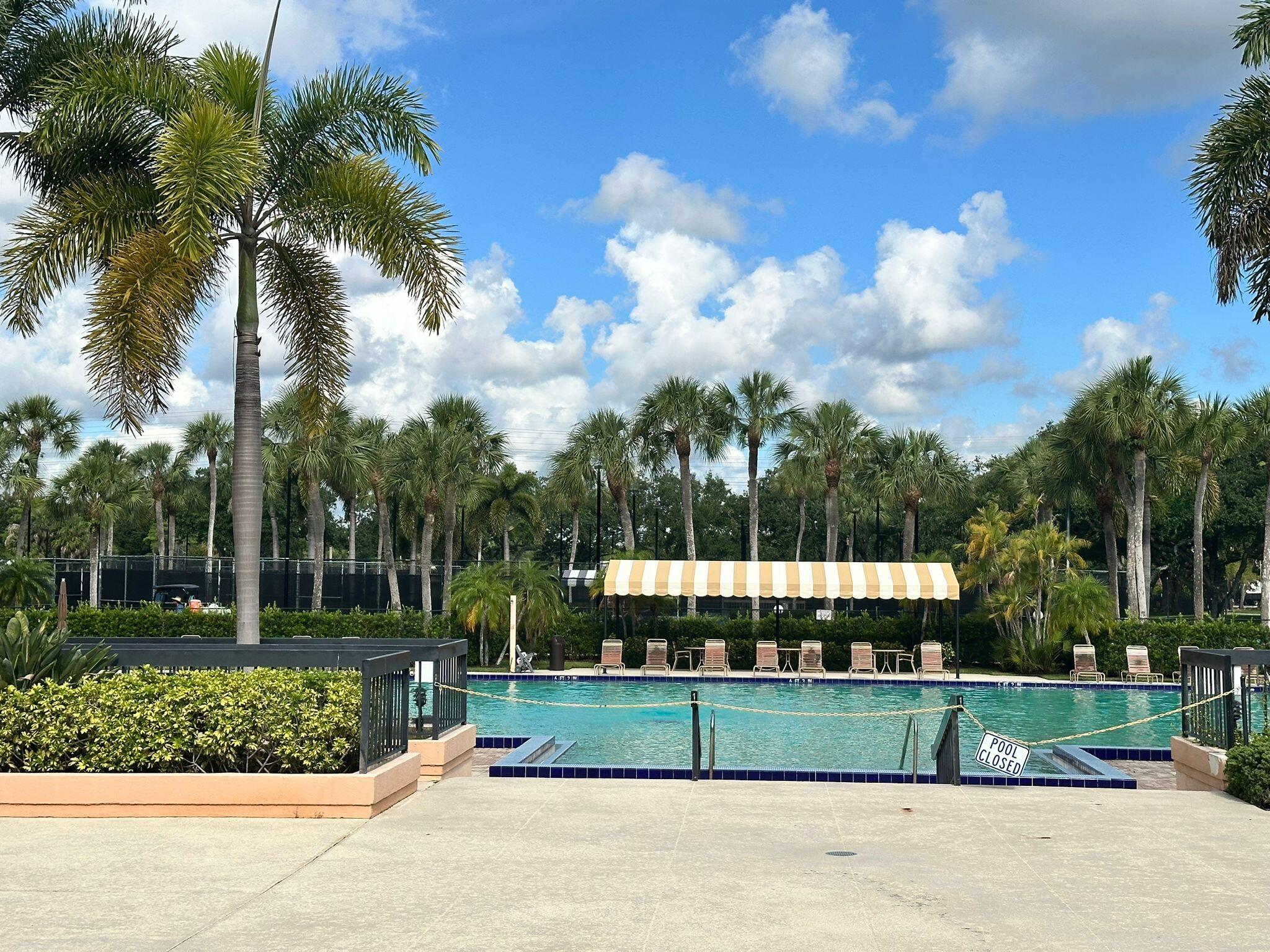 VILLAGE OF SANDALWOOD LAKES SOUTH - Residential