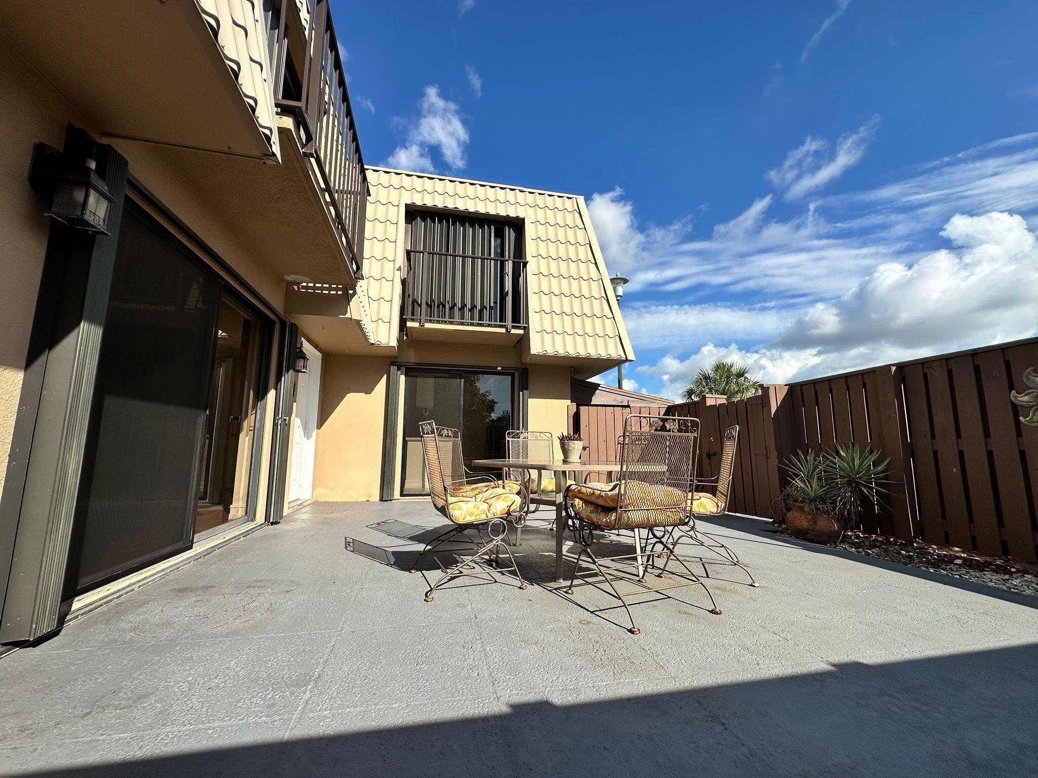 VILLAGE OF SANDALWOOD LAKES SOUTH - Residential