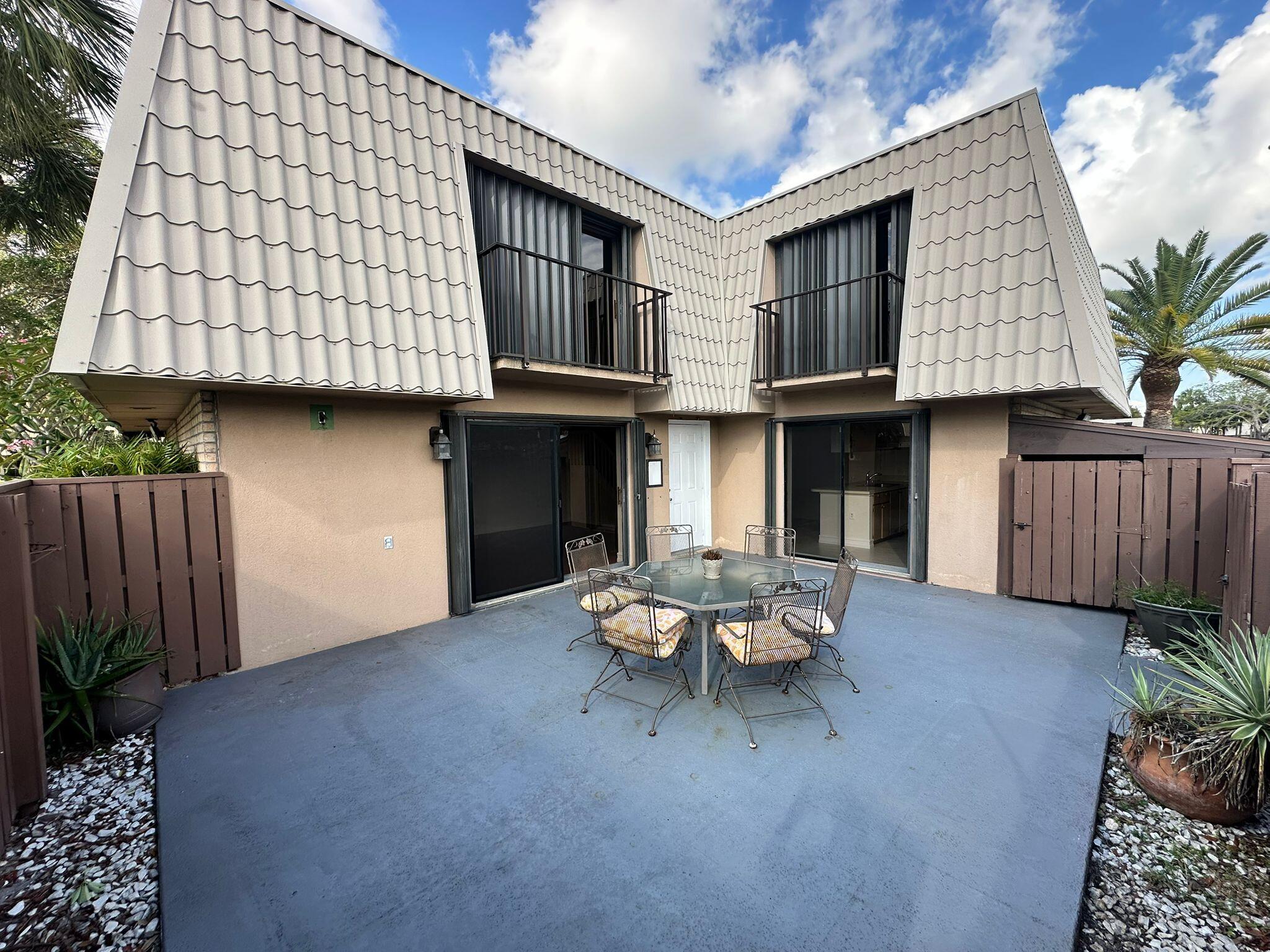 VILLAGE OF SANDALWOOD LAKES SOUTH - Residential