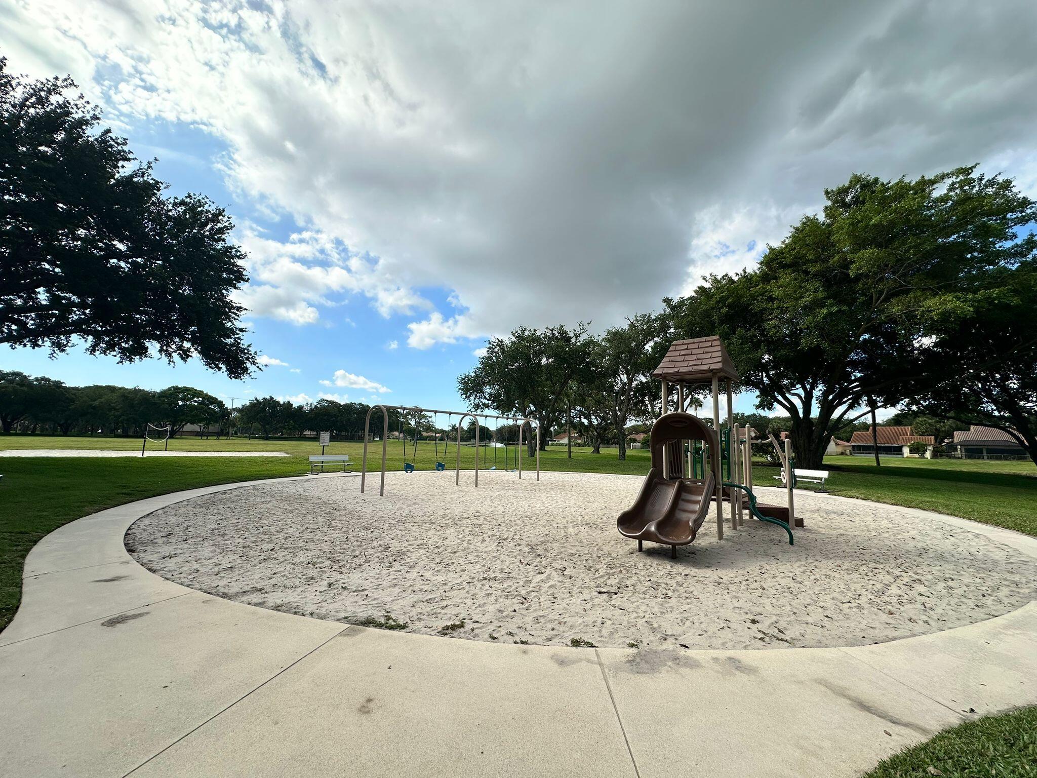 VILLAGE OF SANDALWOOD LAKES SOUTH - Residential