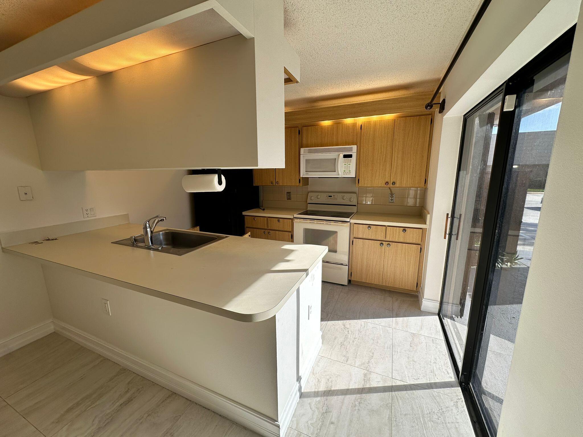 VILLAGE OF SANDALWOOD LAKES SOUTH - Residential