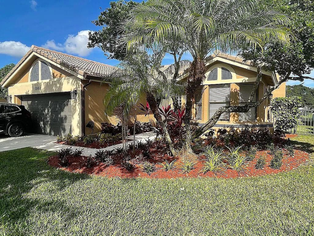 Photo of 10613 Santa Laguna Drive, Boca Raton, FL 33428 (MLS # B26007867)