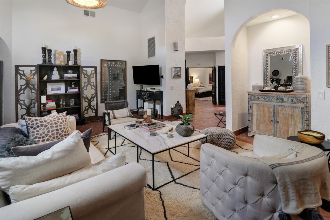 VILLA DESTE CONDO - Residential