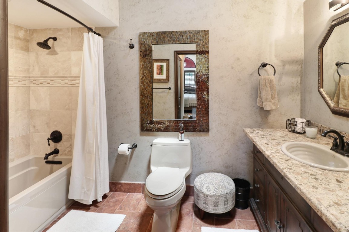 VILLA DESTE CONDO - Residential