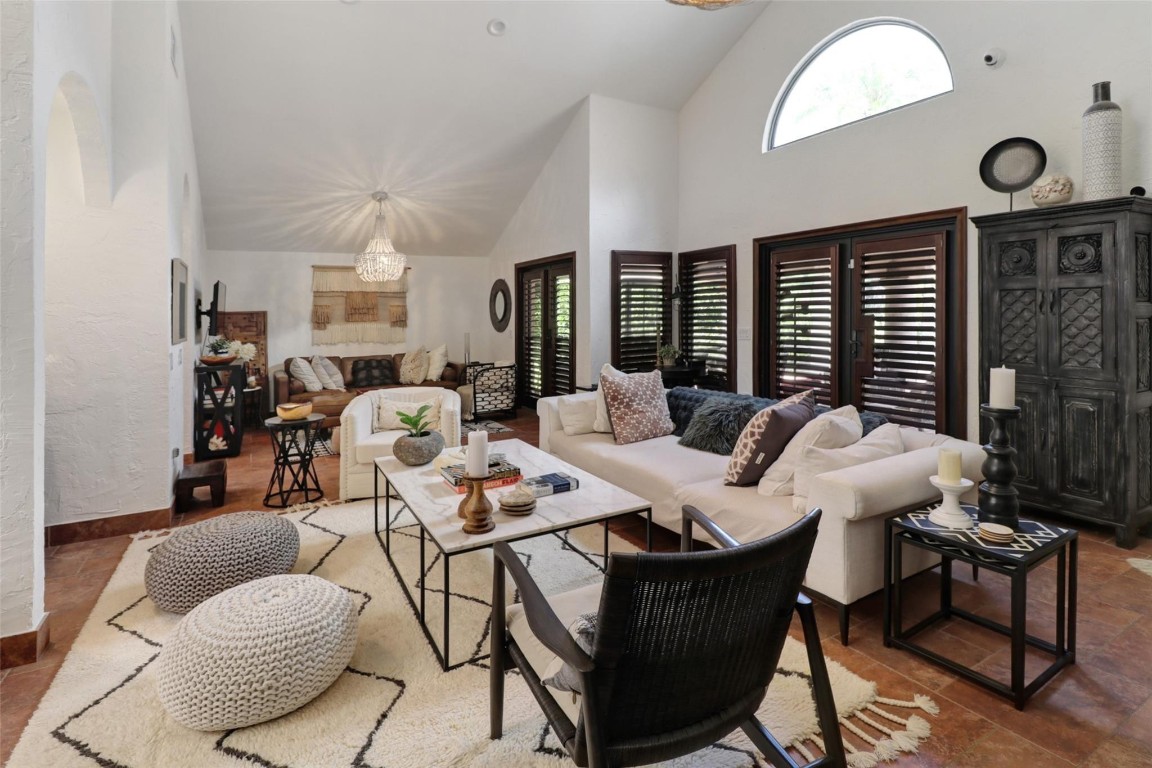 VILLA DESTE CONDO - Residential