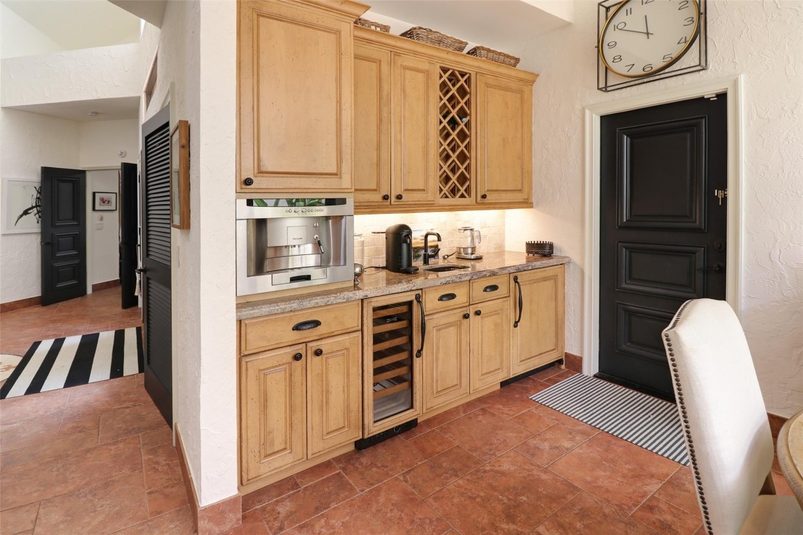 VILLA DESTE CONDO - Residential