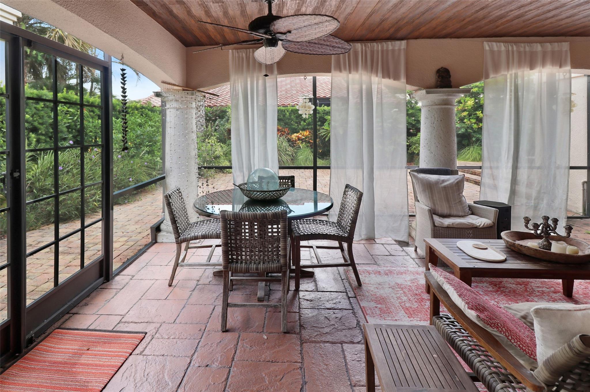 VILLA DESTE CONDO - Residential