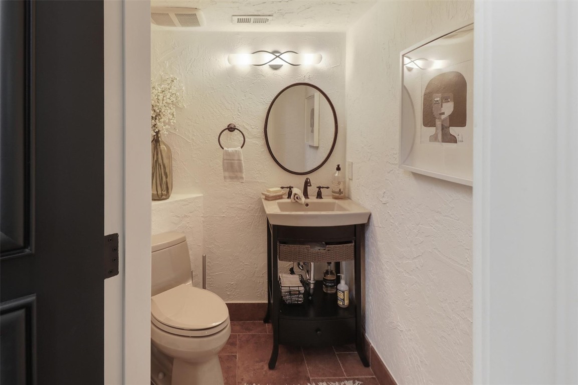 VILLA DESTE CONDO - Residential