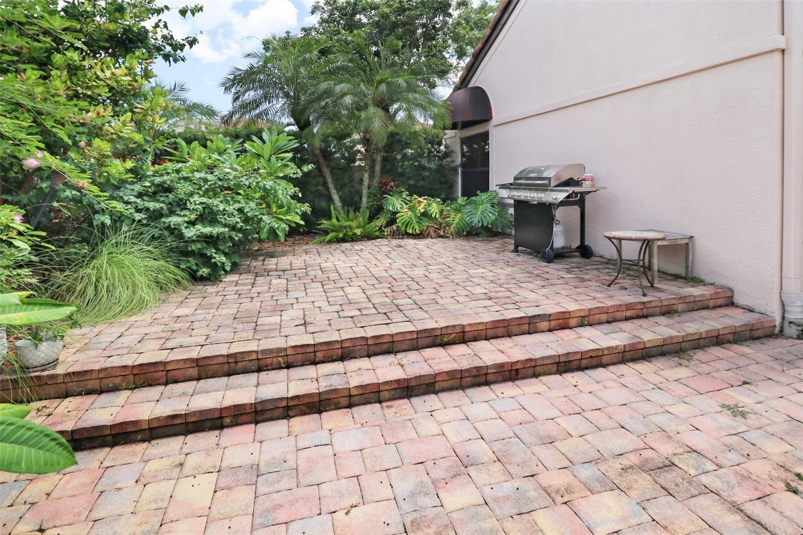 VILLA DESTE CONDO - Residential