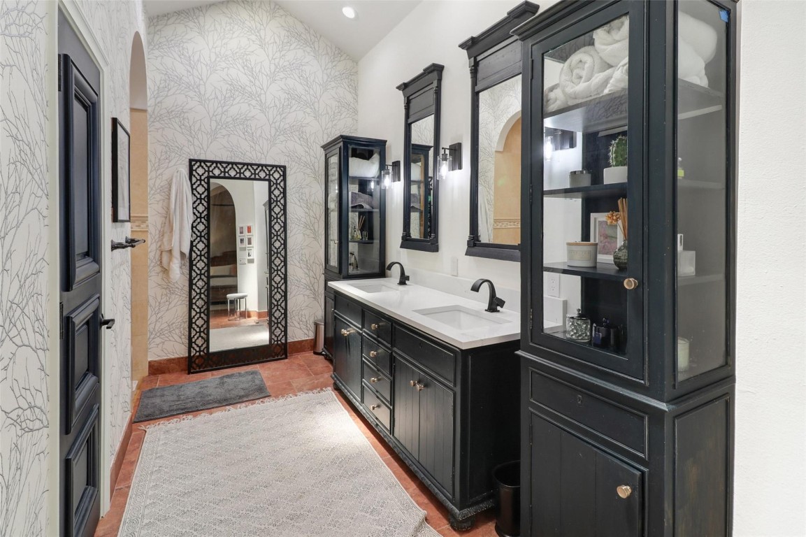 VILLA DESTE CONDO - Residential