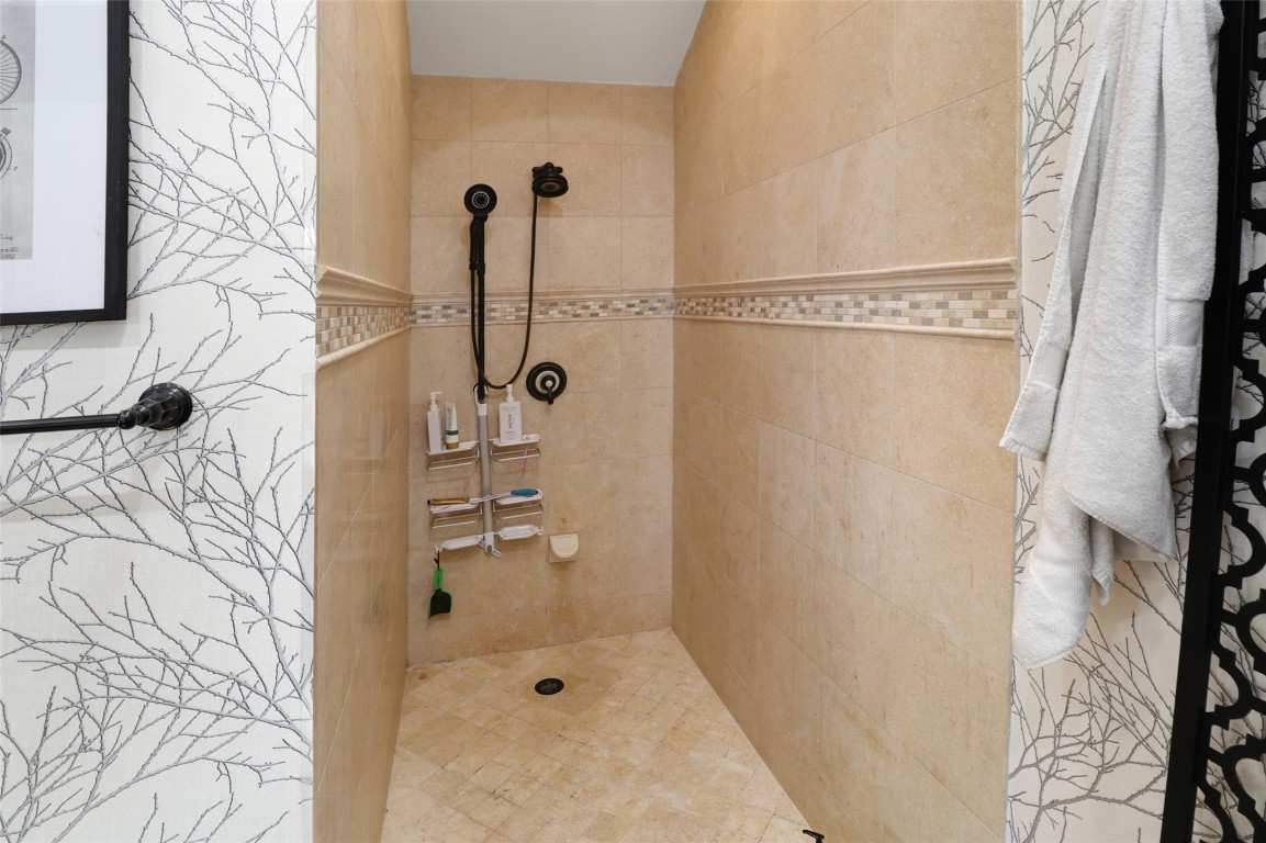 VILLA DESTE CONDO - Residential