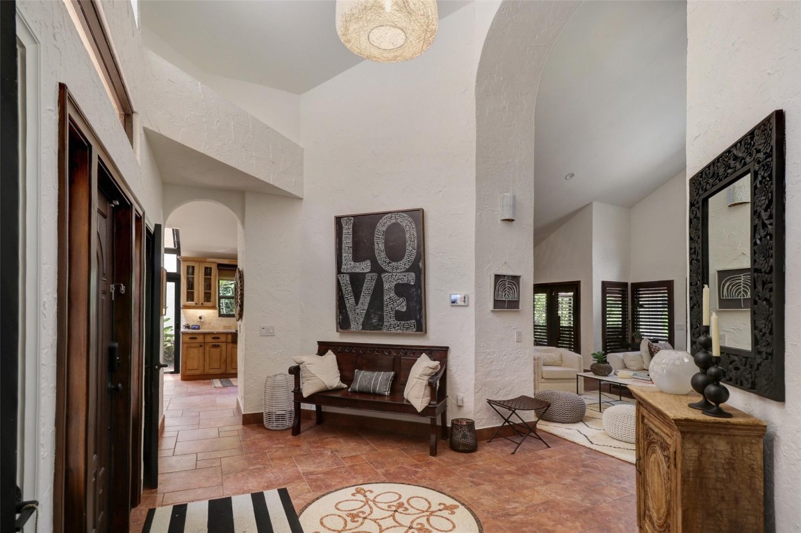 VILLA DESTE CONDO - Residential