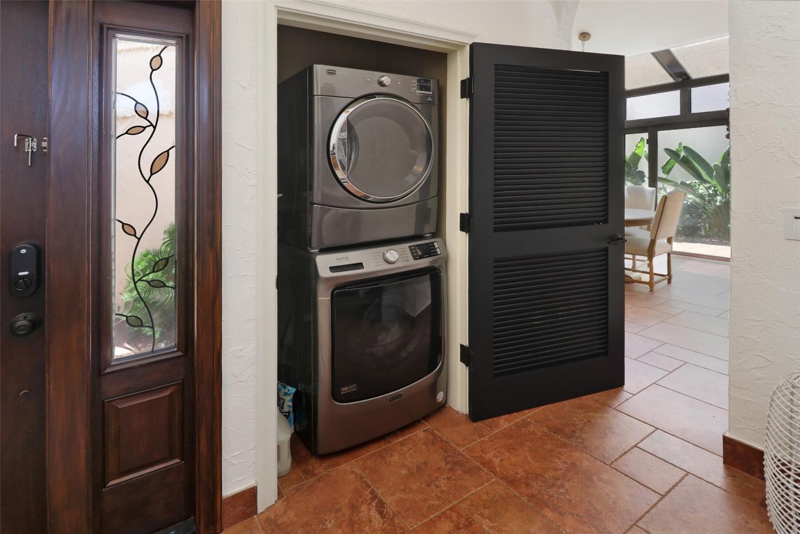 VILLA DESTE CONDO - Residential