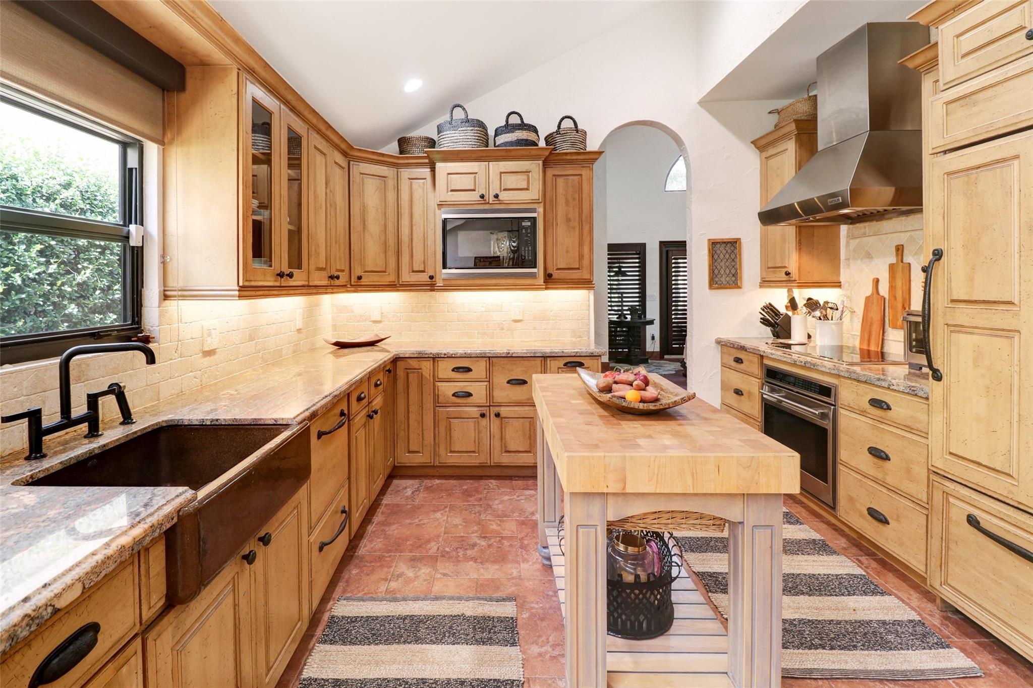 VILLA DESTE CONDO - Residential