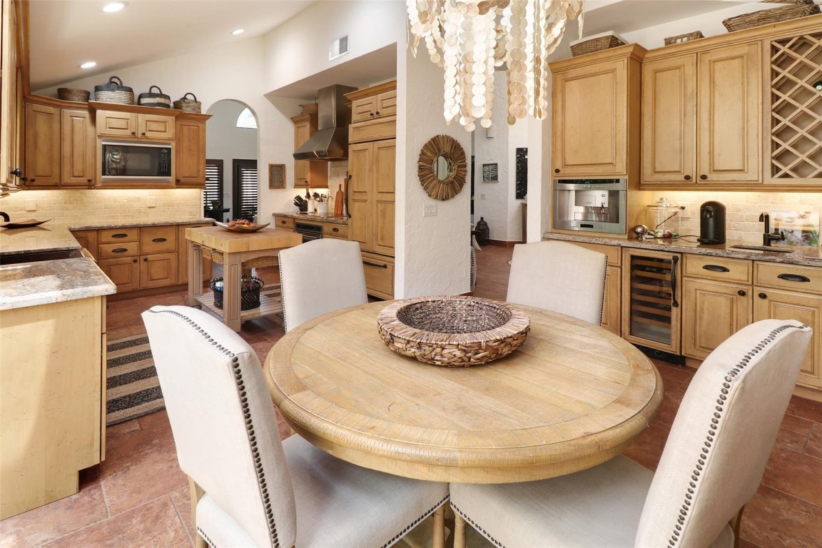 VILLA DESTE CONDO - Residential