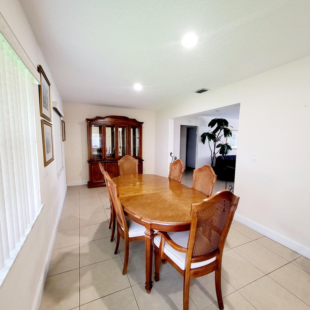 Photo of 1312 SW 18th Court, Boynton Beach, FL 33426 (MLS # R11028084)