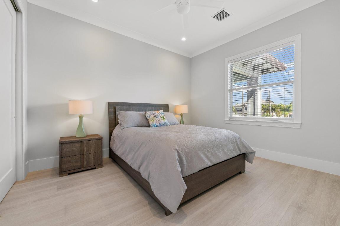 INTRACOASTAL PARK - Residential