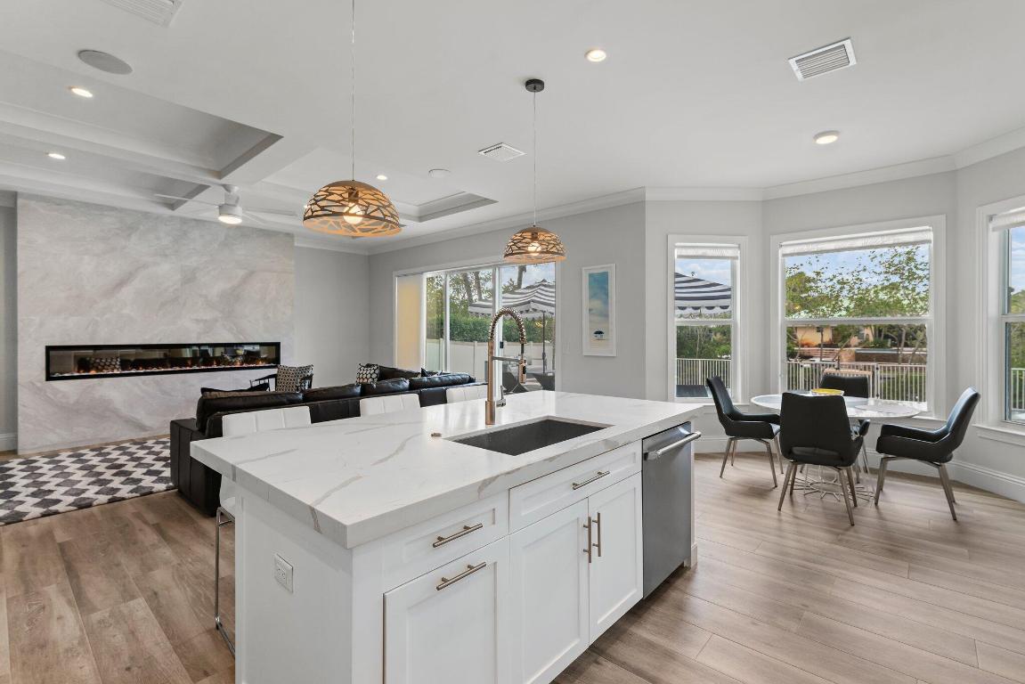 INTRACOASTAL PARK - Residential