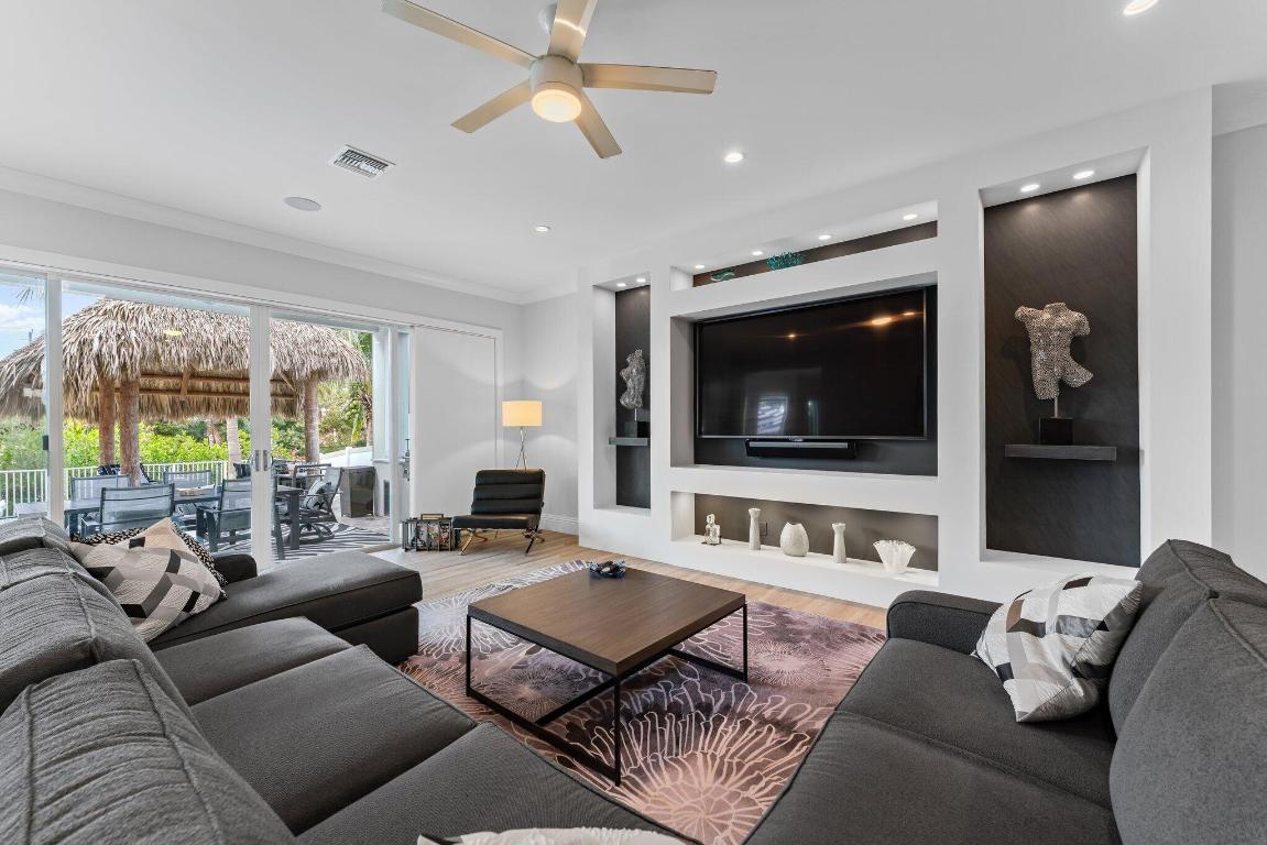 INTRACOASTAL PARK - Residential