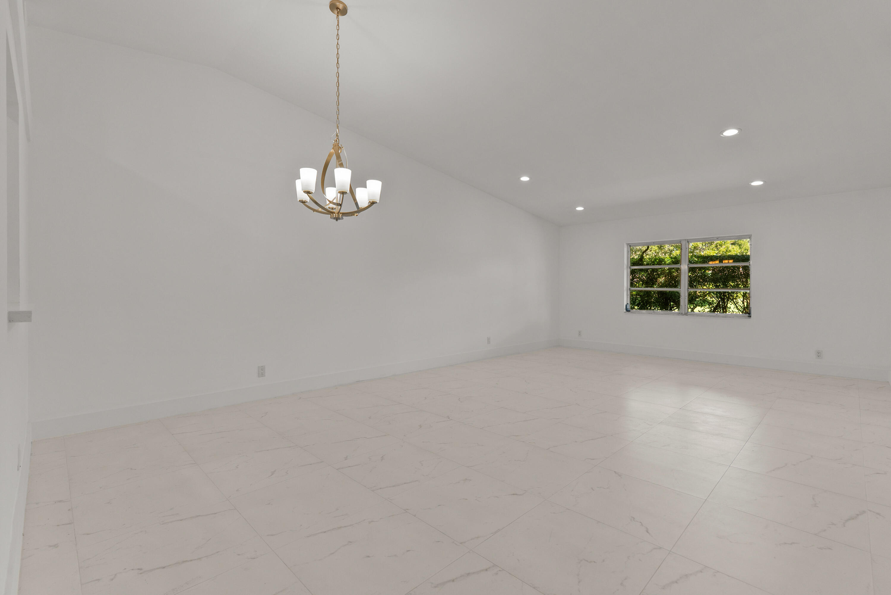 WHISPER WALK - Residential