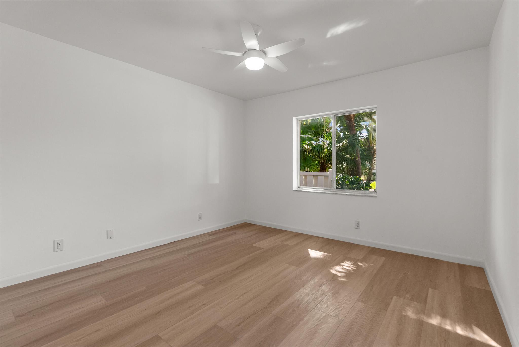 WHISPER WALK - Residential