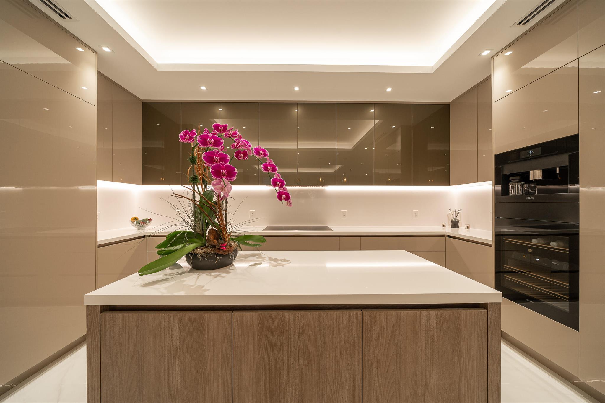 200 EAST PALMETTO PARK CO - Residential