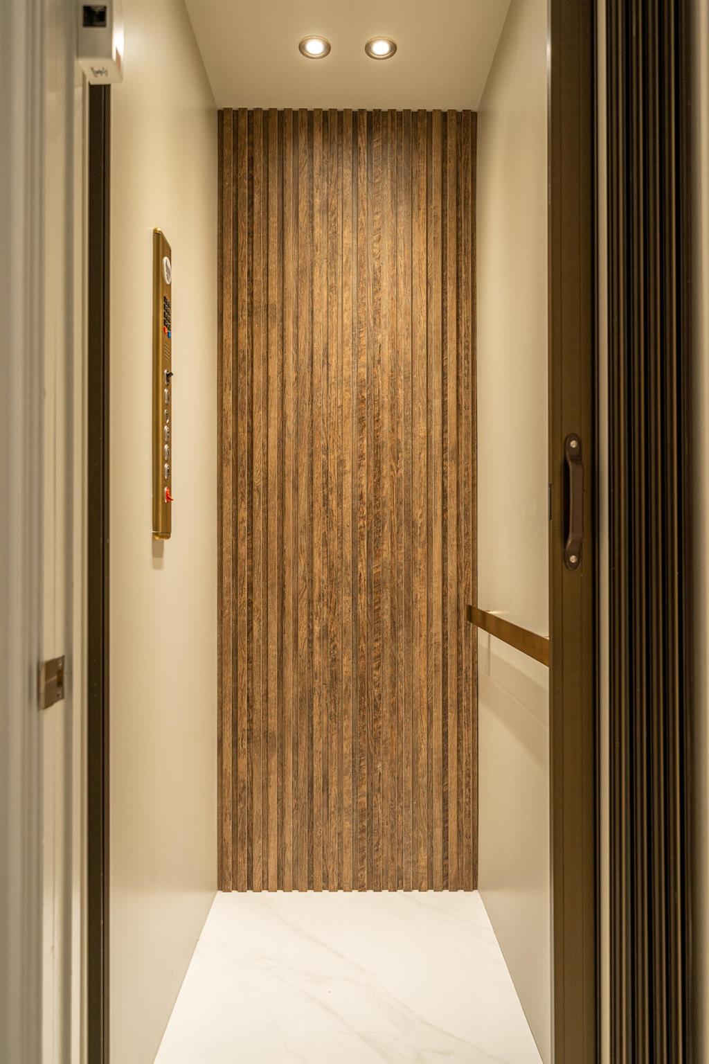 200 EAST PALMETTO PARK CO - Residential