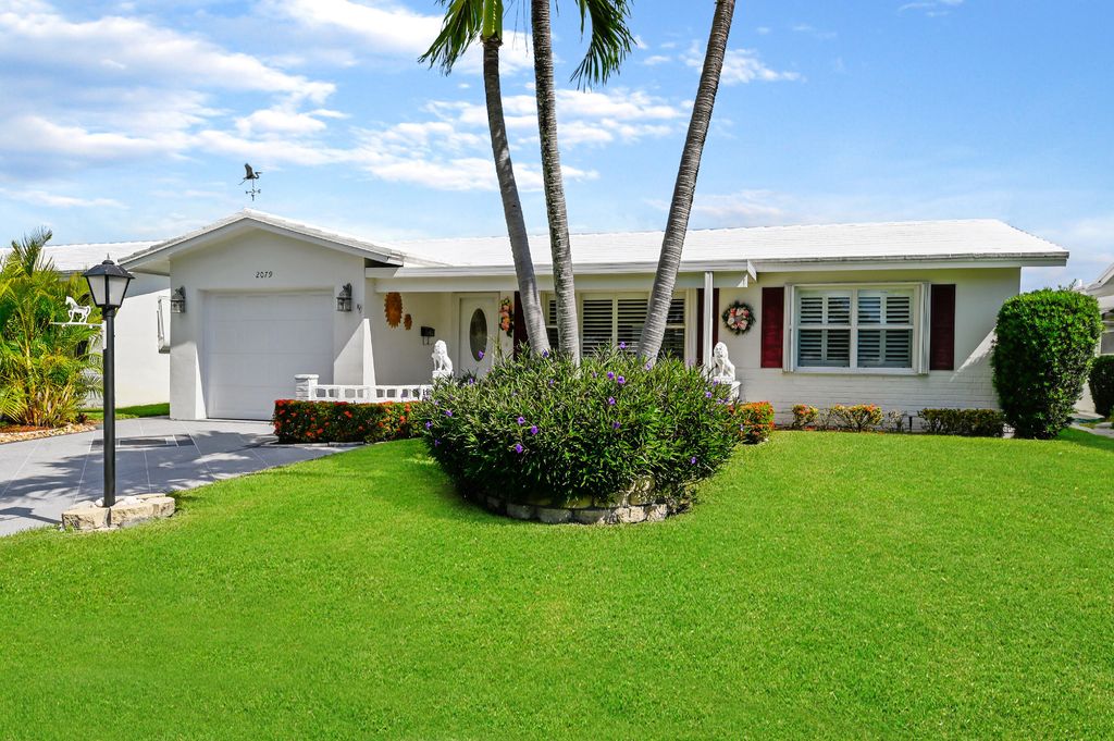 Photo of 2079 SW 13th Avenue, Boynton Beach, FL 33426 (MLS # R10794410)