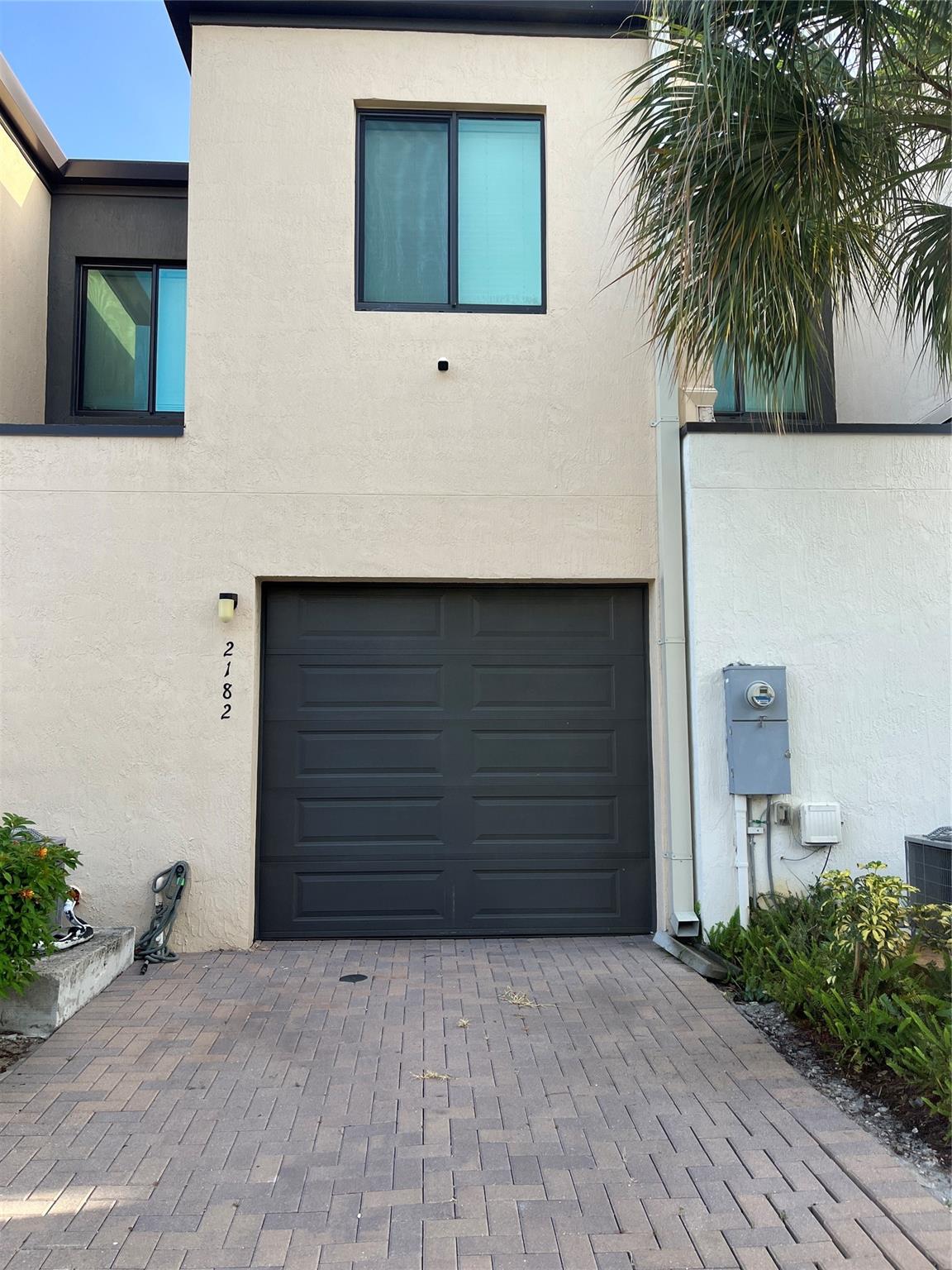 2182 NW 6 Street
