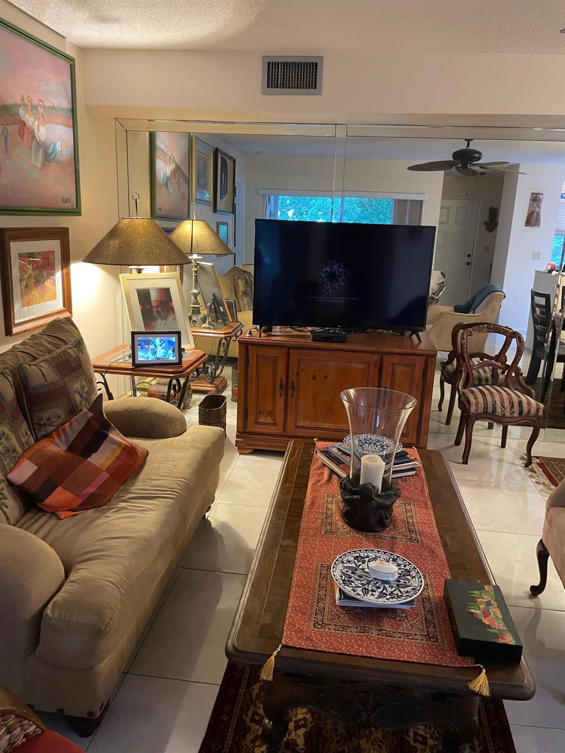 BEAUTIFUL 2/2 SEASONAL RENTAL ,fully equipped kitchen , Both bathrooms updated. neutral tile throughout entire apartment. Enjoy the wonderful golf course view! AND THE FULLY RENOVATED CLUBHOUSE AT HUNTINGTON LAKES INCLOUD ALL THE AMENITIES indoor pool, activities and shows! Walk to Houses of Worship, Publix, Family Center. Close to Delray Marketplace, Downtown Delray Art Center, Trendy Atlantic Avenue, with all of the wonderful festivals & the Beach! The Florida lifestyle you have been looking for!