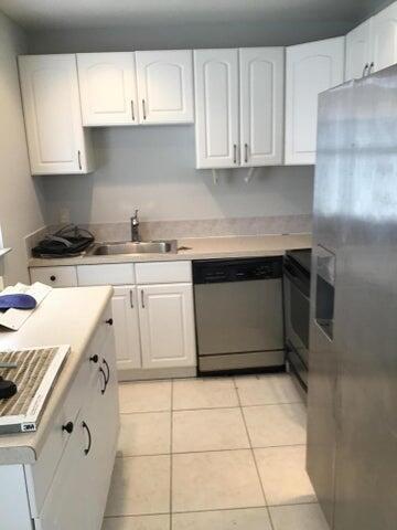 55+ Community that has it all!! large 2/2 this shows nice, all tile floor, newer kitchen, newer appliances, wood flooring in bedrooms and on the patio.. , all freshly painted, corner unit, lots of windows, screened in patio, w/d in the unit . A country club of Kings Point, with heated pools, spa, golf, tennis, and so much more, fitness center, trainers, bus system right out side your door for all transportation , security, gated community, location location, close to everything. restaurant's , entertainment, and so much more, all in this 55 + community.. call and see today! YOU WILL LOVE THIS COMMUNITY AND THE WASHER & DRYER IN THE UNIT. please use the rent Spree link here for all tenants to apply for credit and screening https://apply.link/3o3WBoz