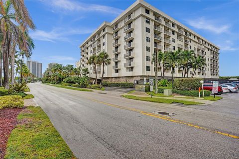 A home in Palm Beach Shores