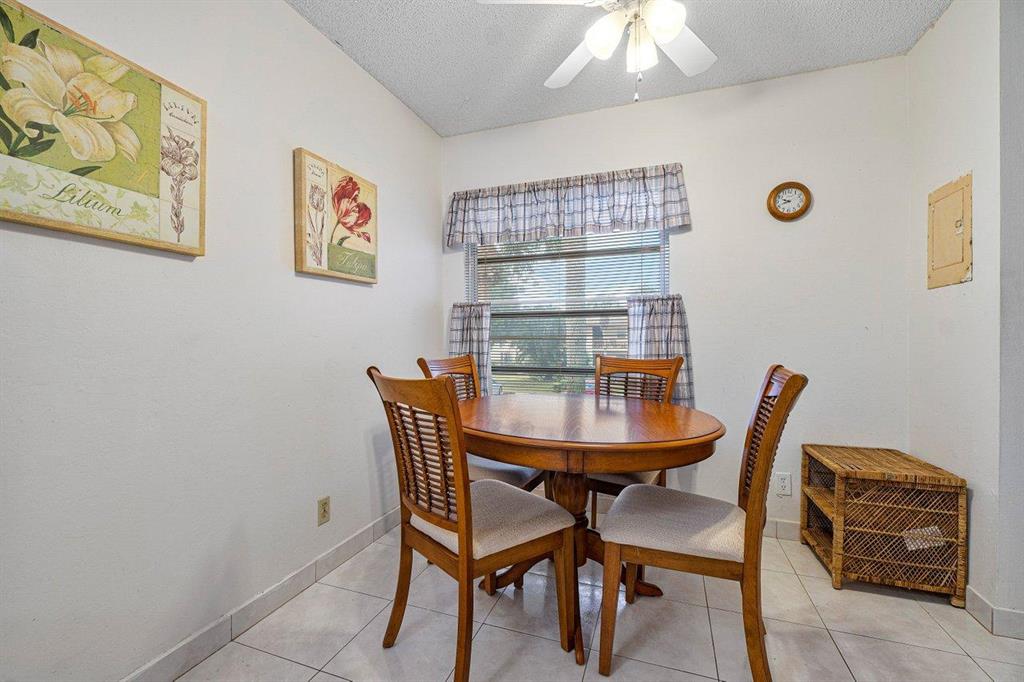 PALM GREENS AT VILLA DEL RAY CONDO - Residential