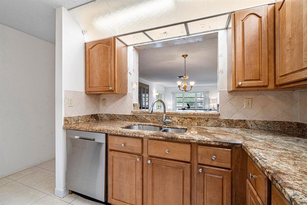 PALM GREENS AT VILLA DEL RAY CONDO - Residential