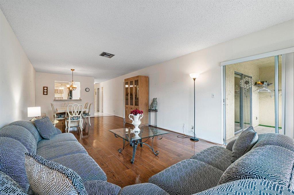 PALM GREENS AT VILLA DEL RAY CONDO - Residential