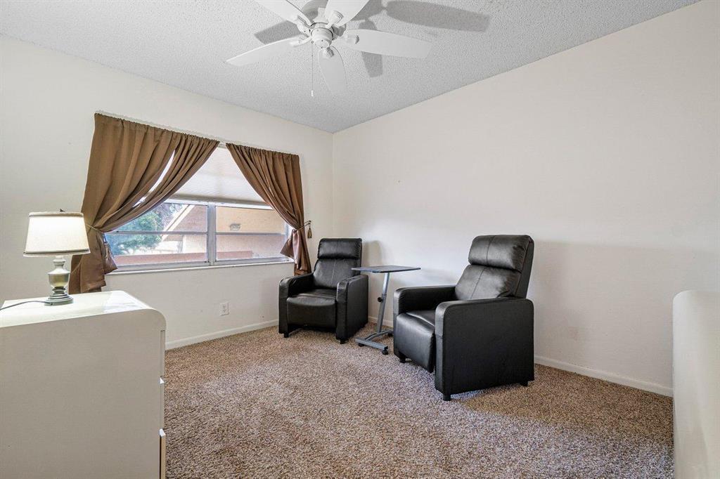 PALM GREENS AT VILLA DEL RAY CONDO - Residential