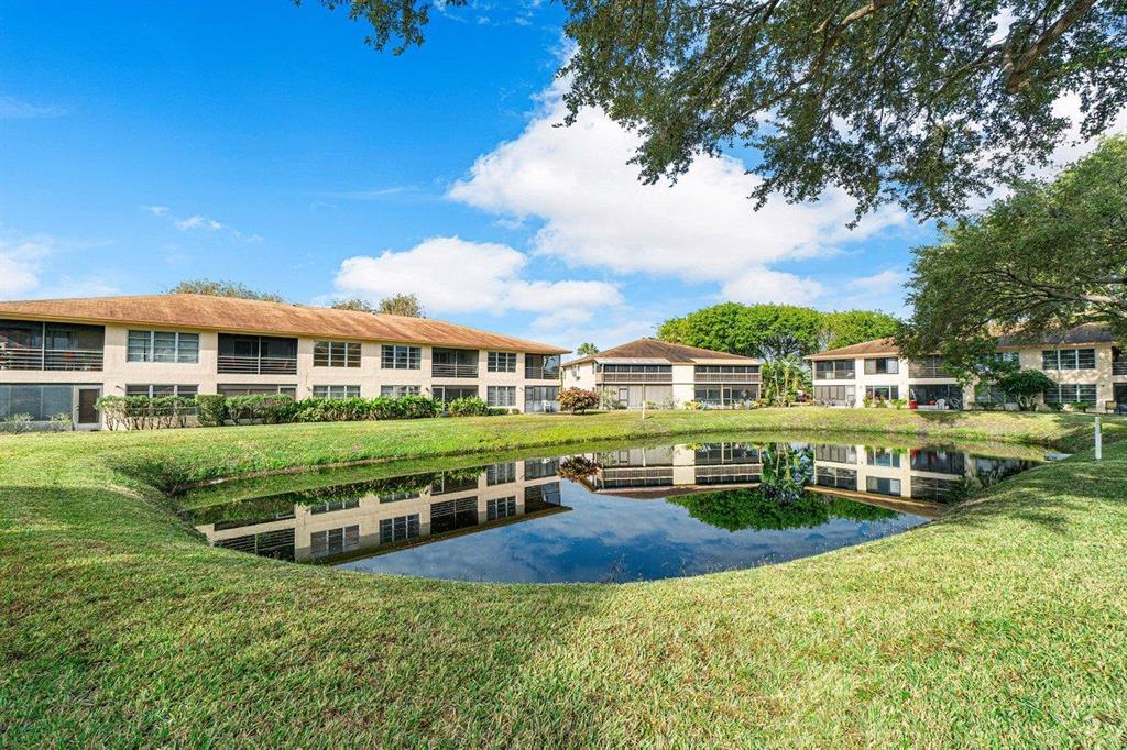 PALM GREENS AT VILLA DEL RAY CONDO - Residential