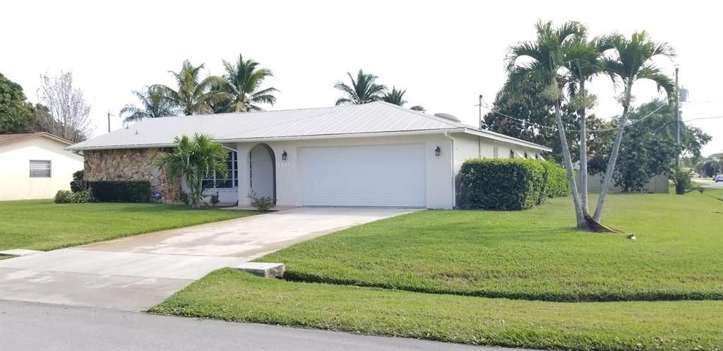 Photo of 1102 SE Mendavia Avenue Ave, Port St Lucie, FL 34952 (MLS # R10701843)