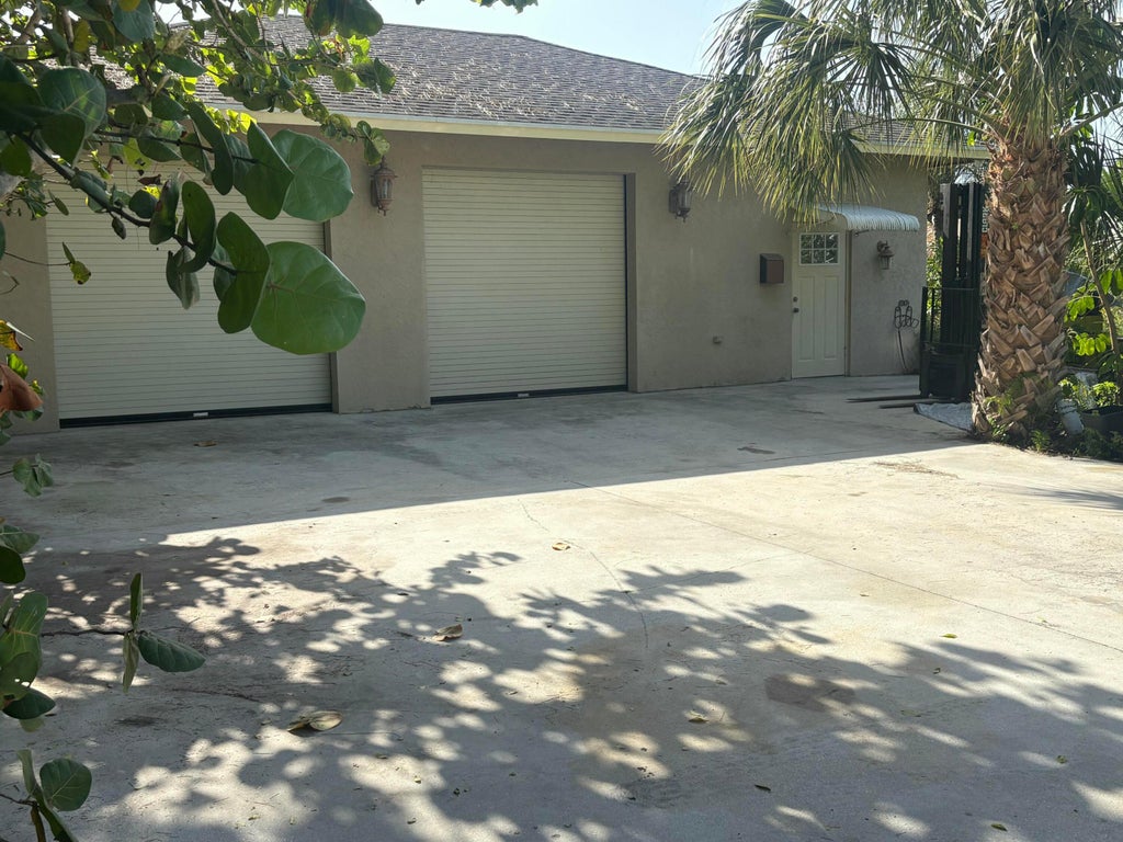 Photo of 3127 Carol Avenue, Palm Springs, FL 33461 (MLS # B26071242)