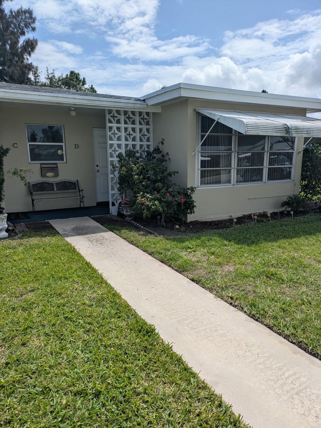 Photo of 172 High Point Ter W #D, Delray Beach, FL 33445 (MLS # B26009780)