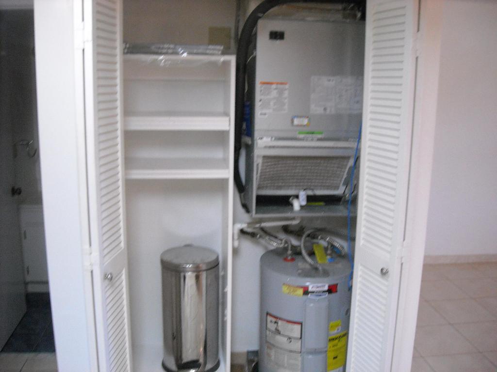 STRATFORD CONDOMINIUM - Residential