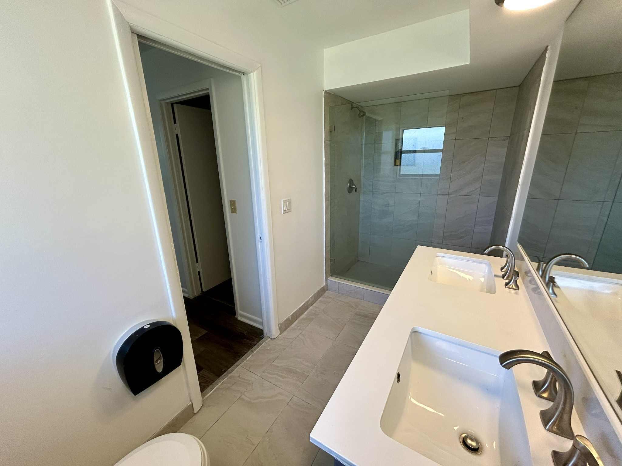 RIVER PARK UNIT 4 - Residential Lease