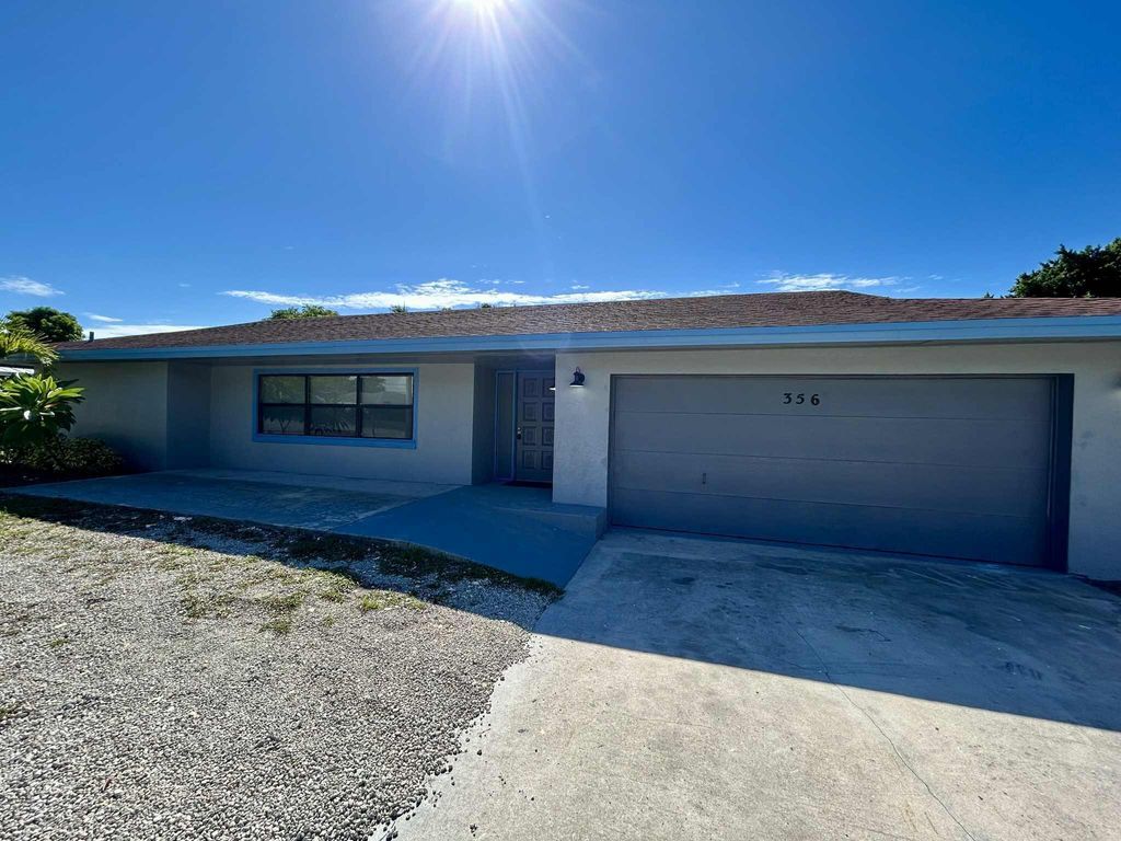 Photo of 356 SE Prima Vista Boulevard, Port Saint Lucie, FL 34983 (MLS # R11118233)