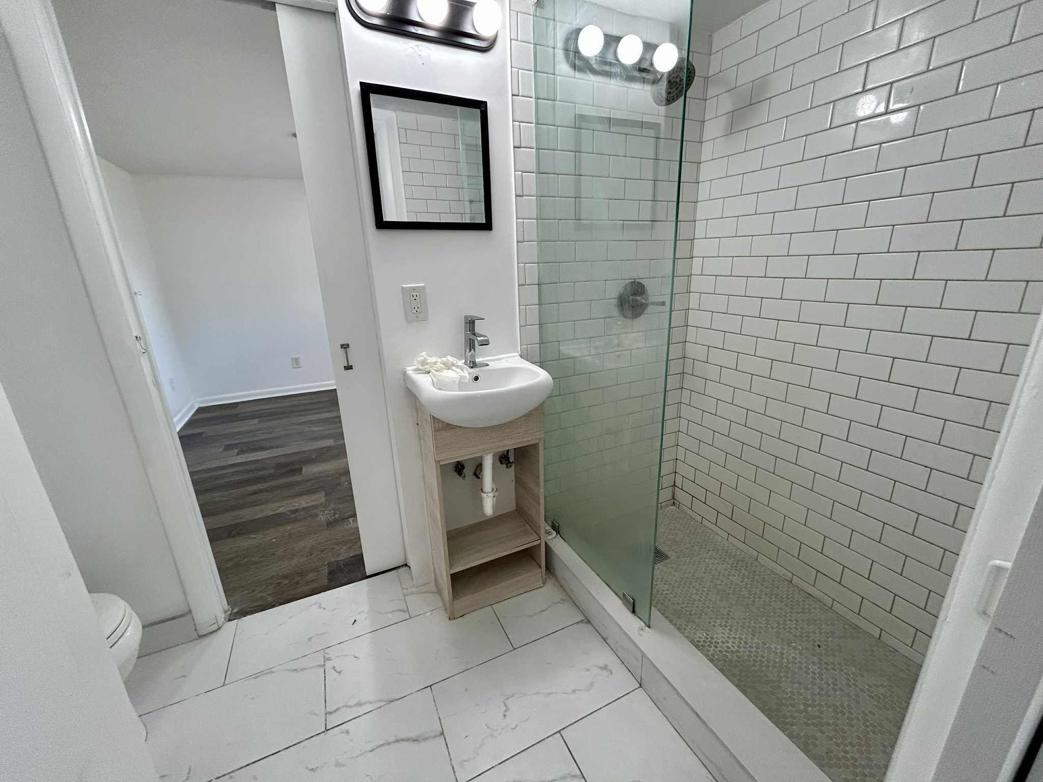 RIVER PARK UNIT 4 - Residential Lease