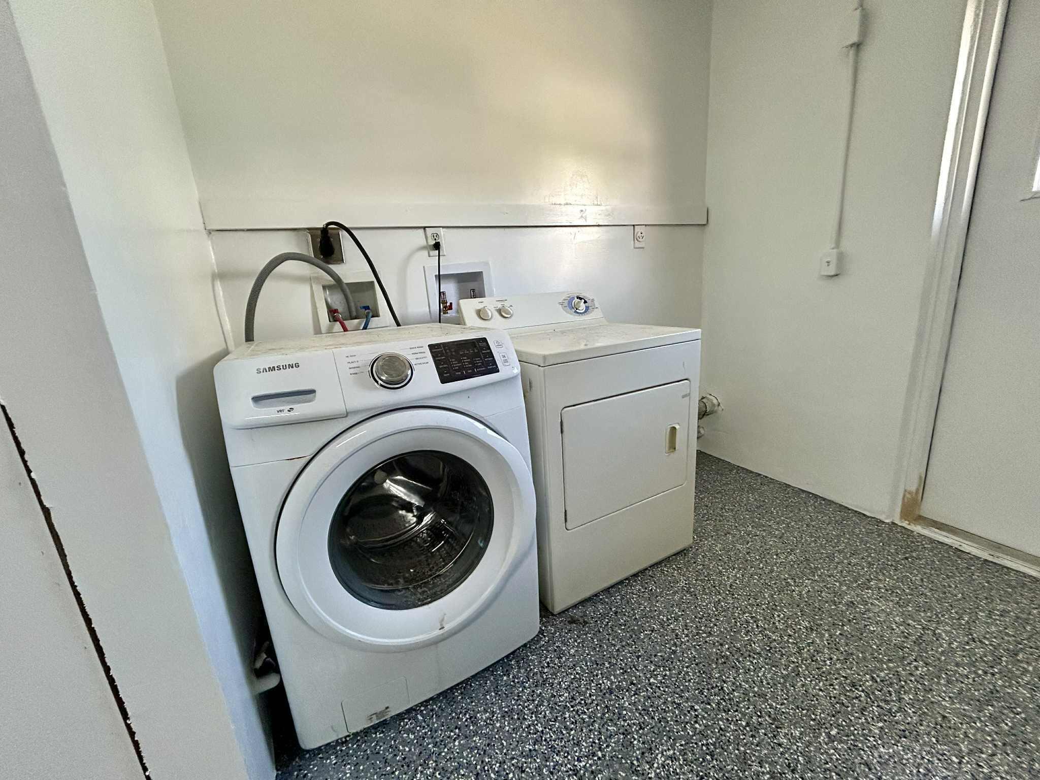 RIVER PARK UNIT 4 - Residential Lease