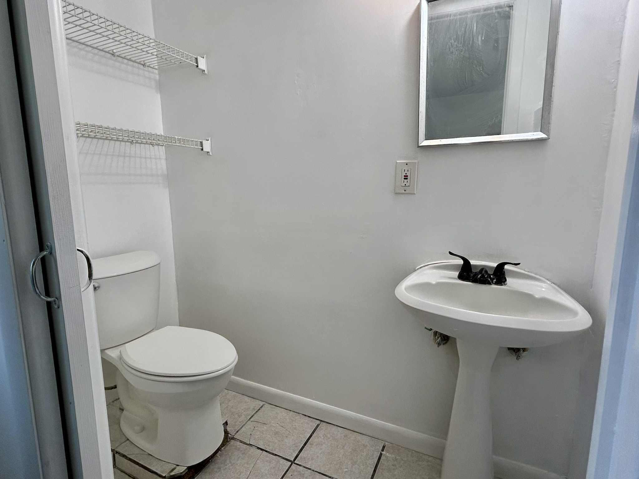 RIVER PARK UNIT 4 - Residential Lease