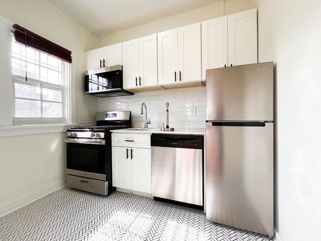 Photo of 623 Park Place #6, West Palm Beach, FL 33401 (MLS # R11141531)