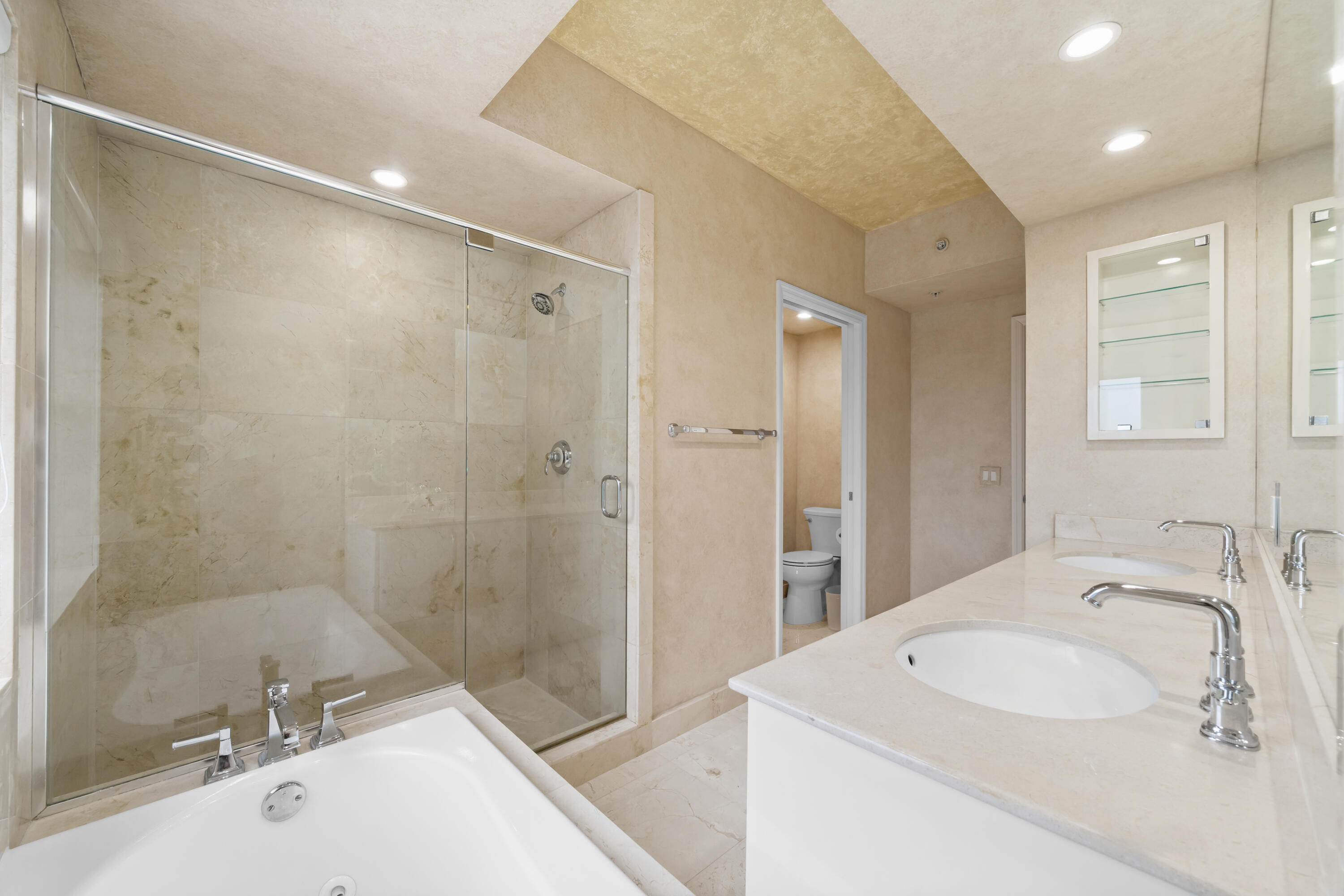 OCEAN PLAZA ON DEERFIELD BEACH - Residential